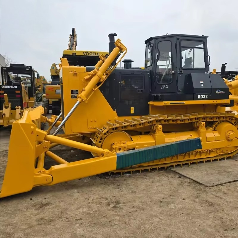 بلدوزر مجنزر SEM818F بقوة 180  - مراجعة Heavy Equipment Construction وسعره